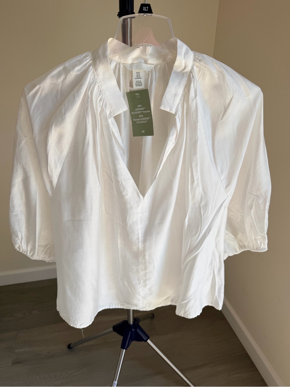 H&M White V-Neck Puff Sleeve Blouse XL
